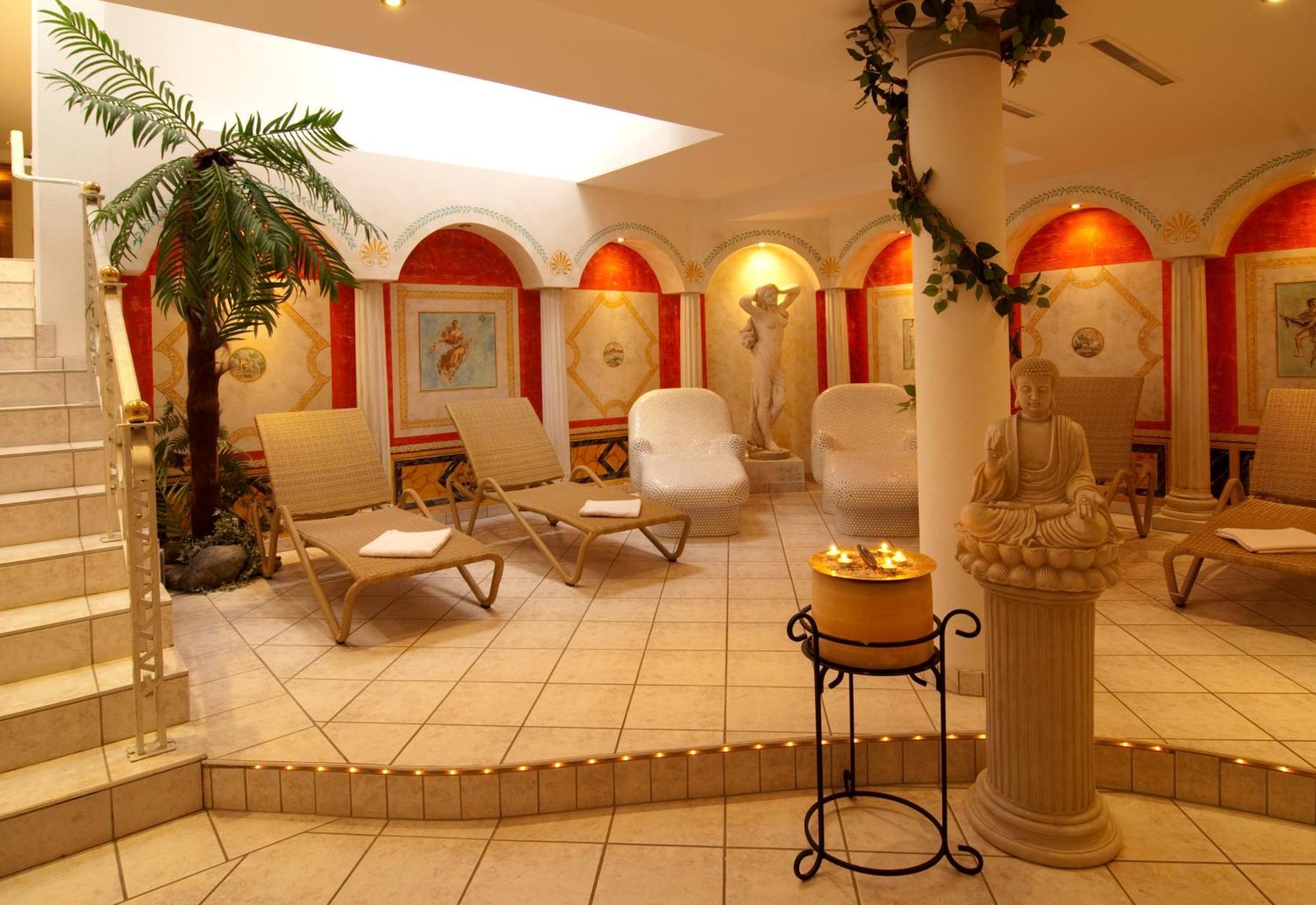 נאודרס Alpenhotel Regina מראה חיצוני תמונה
