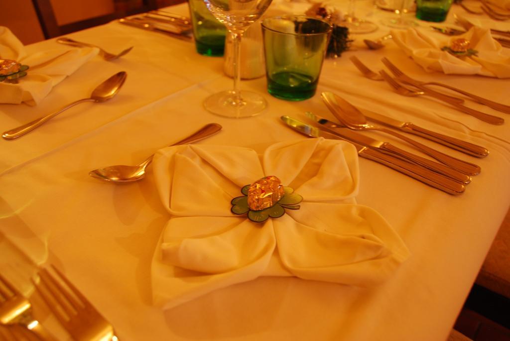נאודרס Alpenhotel Regina מראה חיצוני תמונה