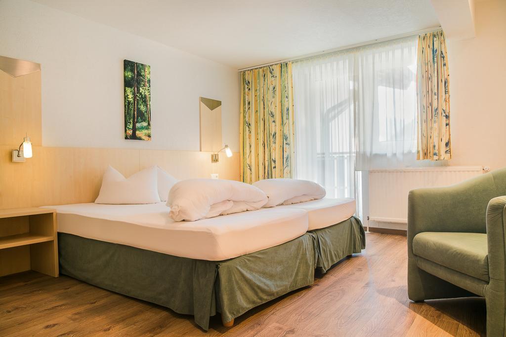 נאודרס Alpenhotel Regina מראה חיצוני תמונה