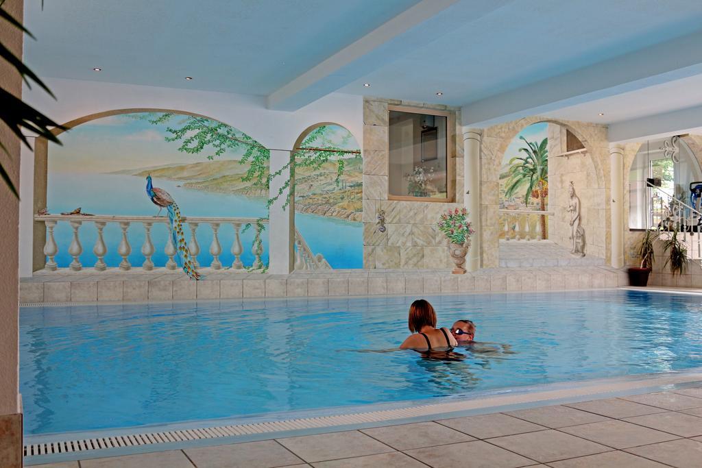 נאודרס Alpenhotel Regina מראה חיצוני תמונה